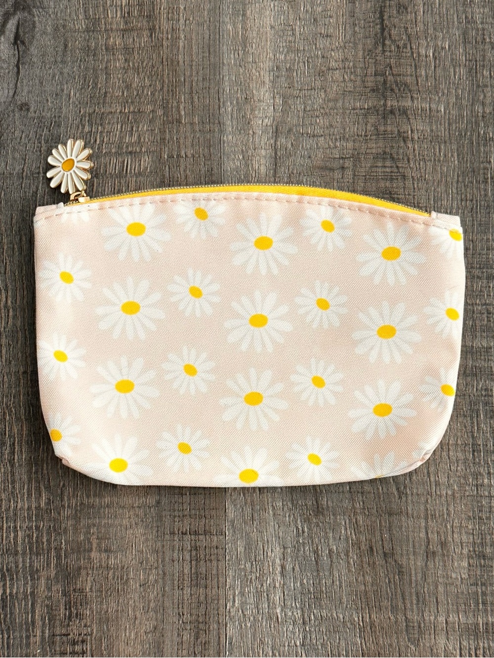 💞 New ipsy Pink Daisy Print Cosmetic Bag with Yellow Accents